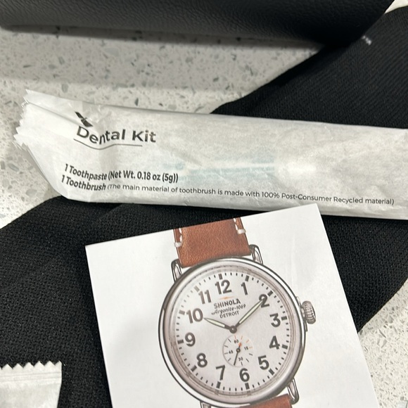 Shinola x American Airlines Flagship First Class Amenity Kit in Zipper Black Bag - Picture 4 of 11